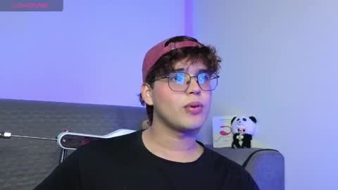 Eduardo online show from April 5, 8:06 pm