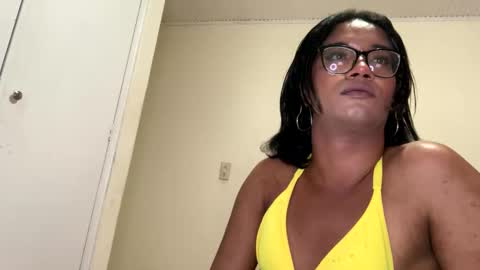 horny_brii online show from March 28, 11:28 pm