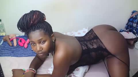 cutiey online show from February 26, 10:35 pm