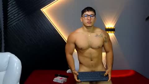 horny_nick18 online show from February 25, 1:36 pm