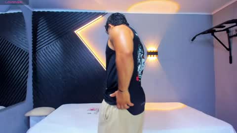 horny_nick18 online show from April 13, 4:22 pm