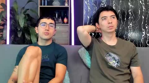 Alex and Camilo online show from May 12, 2:37 pm