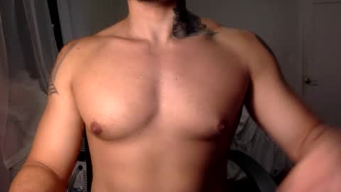 Snapshot of hornybbcxx chatting on October 7, 1:23 am hornybbcxx online show from October 7, 1:23 am