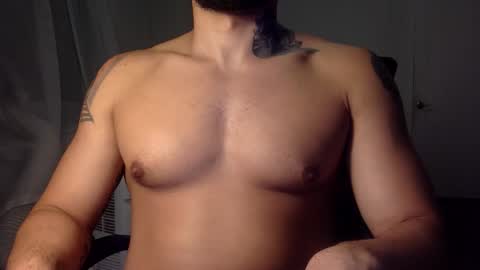 Snapshot of hornybbcxx chatting on October 1, 2:10 am hornybbcxx online show from October 1, 2:10 am