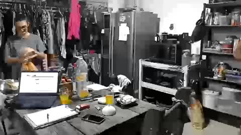 Nix  D online show from October 21, 4:43 pm