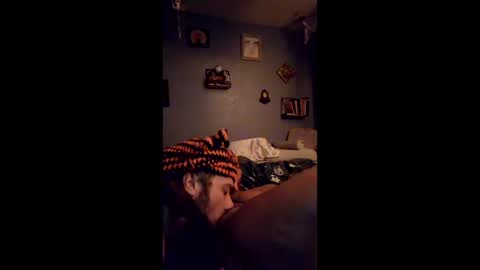 hornylovvv online show from December 5, 9:41 am