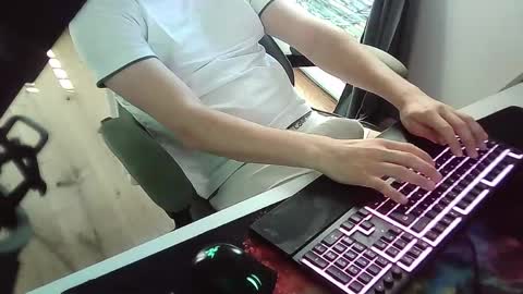 hornyman1998_03 online show from May 2, 4:13 pm