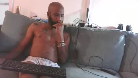 Horus00 online show from October 2, 10:47 am