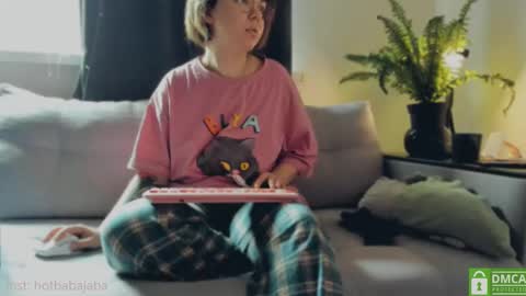   online show from February 23, 11:22 am