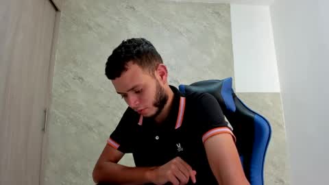 hot bad boy69 online show from May 5, 8:47 pm