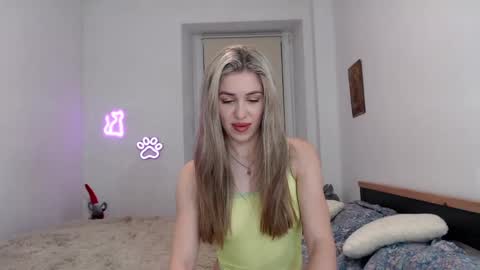 Snapshot of hot_berry69 chatting on February 5, 10:33 pm Dashka online show from February 5, 10:33 pm