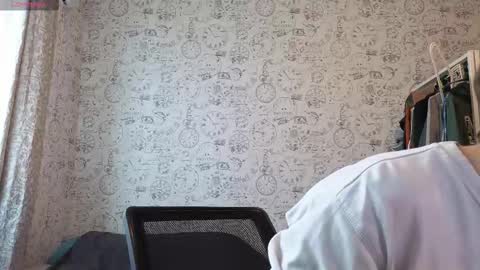 Snapshot of hot_boy_oscar chatting on October 4, 11:08 am Oscar online show from October 4, 11:08 am