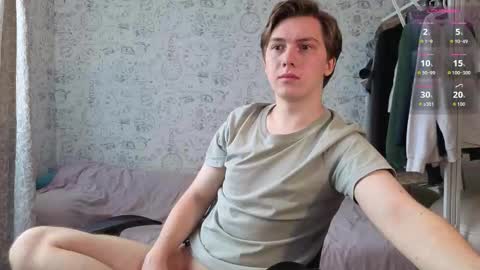 Snapshot of hot_boy_oscar chatting on October 22, 11:23 am Oscar online show from October 22, 11:23 am