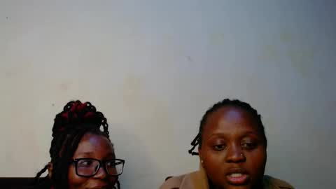 Snapshot of hot_linahh chatting on November 2, 8:03 am Linah online show from November 2, 8:03 am