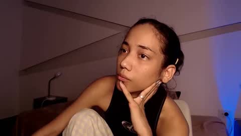 Snapshot of hot_little_bunny chatting on October 19, 8:46 pm Alana online show from October 19, 8:46 pm