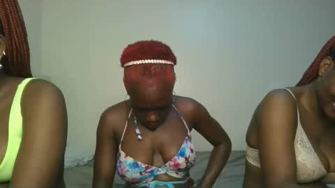 Hot petite online show from November 6, 7:06 pm