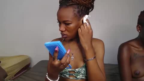 Snapshot of hot_petite1 chatting on December 5, 3:42 am Hot petite online show from December 5, 3:42 am