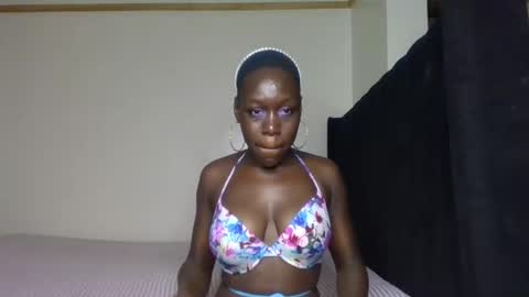 Snapshot of hot_petite1 chatting on September 13, 11:23 am Hot petite online show from September 13, 11:23 am