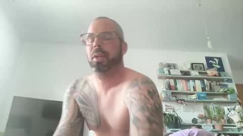 letmedoo2 online show from March 25, 6:53 am