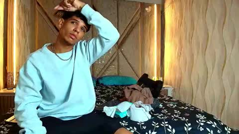 hotcouple_222 online show from January 6, 7:12 am