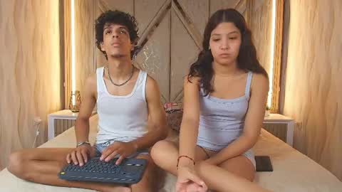 hotcouple_222 online show from May 15, 4:25 pm