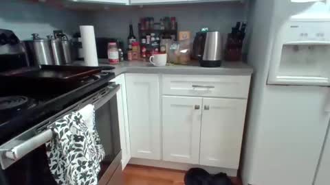 hotdog1124 online show from September 17, 12:30 pm