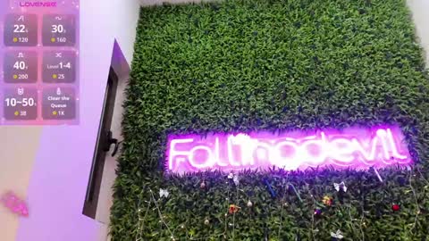 hotfallingdevil online show from December 16, 4:19 am