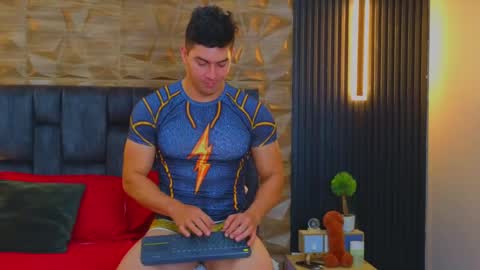 felipe  marcello online show from March 11, 7:58 pm