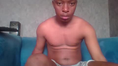 hotguyy001 online show from February 26, 10:27 am