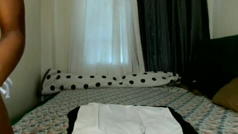 Hotie vives online show from June 24, 7:04 am