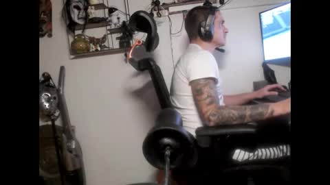 hotkinkytat online show from February 18, 1:43 am