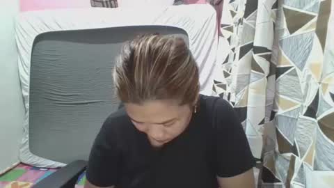 hotlavender online show from April 15, 3:43 am