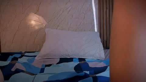 hotlovestory online show from April 5, 2:03 pm