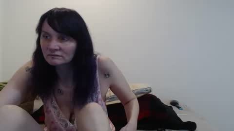 hotmodel1984 online show from February 17, 4:50 pm