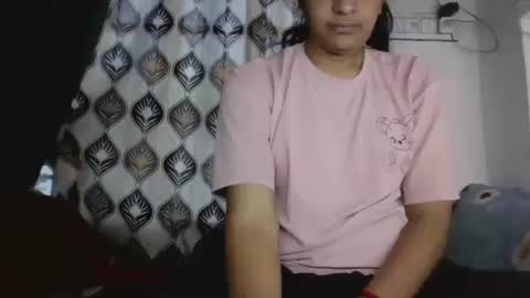 lola online show from December 18, 9:48 am