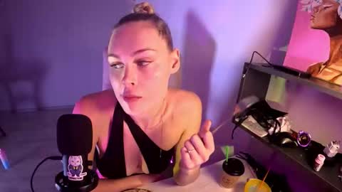 hotprincess2hot online show from November 28, 12:56 pm