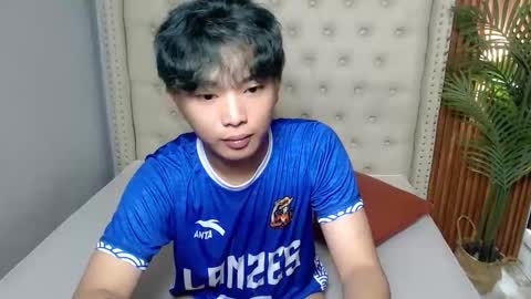 hottestloues online show from May 11, 2:45 pm