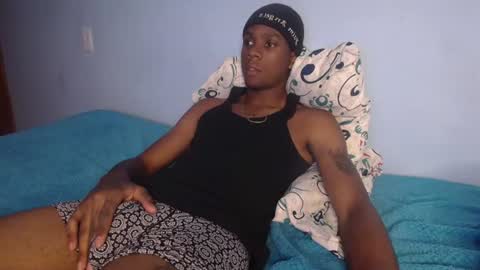 independent Model online show from August 1, 2:24 am