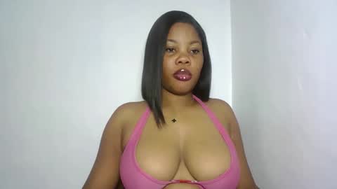 hotty_lora889 online show from December 15, 12:34 pm