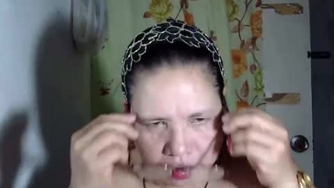 hottycrissy4u online show from May 15, 2:24 pm