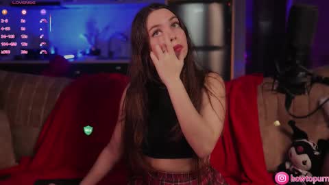 Mia online show from November 16, 5:37 pm