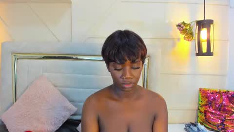 Snapshot of huddah_cam chatting on February 27, 2:32 pm huddah online show from February 27, 2:32 pm