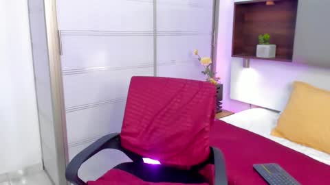Snapshot of hugo_cano chatting on October 5, 9:33 pm Hugo Cano online show from October 5, 9:33 pm