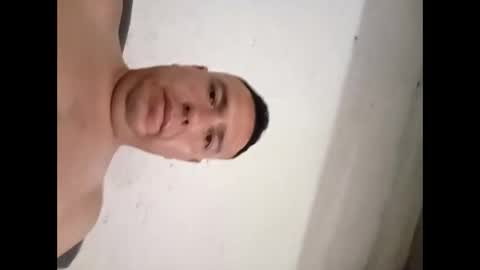 hugopaqui57 online show from January 8, 11:54 pm