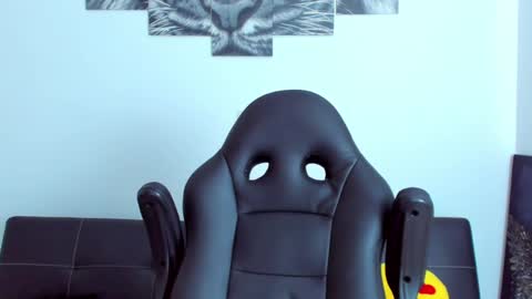 Snapshot of humber_eli chatting on December 2, 2:58 pm Eli online show from December 2, 2:58 pm