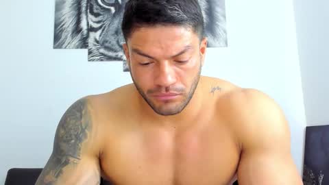 Snapshot of humber_eli chatting on October 28, 1:34 pm Eli online show from October 28, 1:34 pm