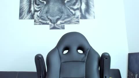 Snapshot of humber_eli chatting on September 10, 11:50 pm Eli online show from September 10, 11:50 pm