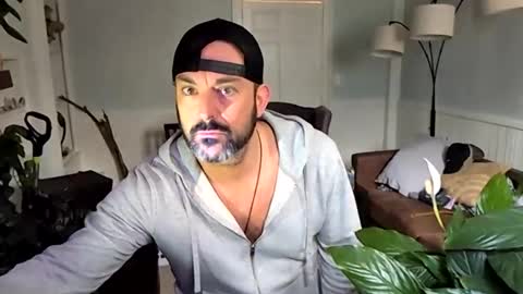 hungitalian40 online show from April 24, 4:42 pm