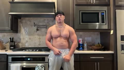 Snapshot of hungkingg22 chatting on October 9, 5:29 pm hungkingg22 online show from October 9, 5:29 pm
