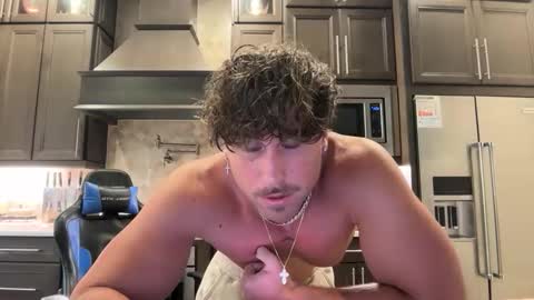 hungkingg22 online show from June 9, 3:33 pm